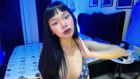 dee online show from March 3, 11:45 pm