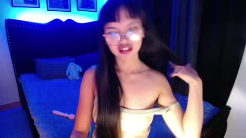 Snapshot of pinay_slutx chatting on October 8, 1:50 pm dee online show from October 8, 1:50 pm