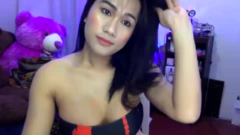 Snapshot of pinay_sofiexx chatting on February 22, 11:46 am sofielove online show from February 22, 11:46 am