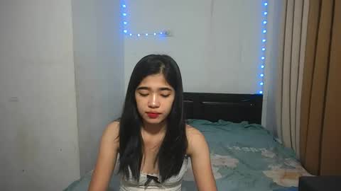 Snapshot of pinaycutie_sylvia chatting on October 15, 11:59 pm Via online show from October 15, 11:59 pm