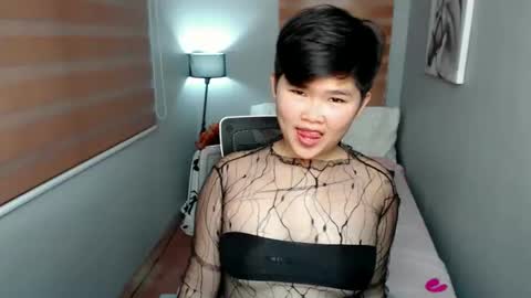 Snapshot of pinayprincesslyn chatting on January 13, 4:28 am Lyn the Lesbian online show from January 13, 4:28 am
