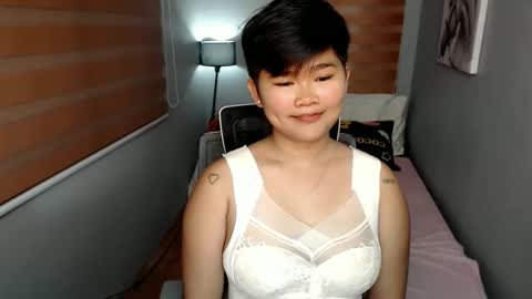 Snapshot of pinayprincesslyn chatting on January 5, 11:04 am Lyn the Lesbian online show from January 5, 11:04 am