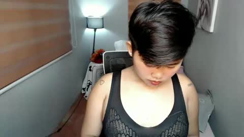 Snapshot of pinayprincesslyn chatting on January 9, 2:43 am Lyn the Lesbian online show from January 9, 2:43 am