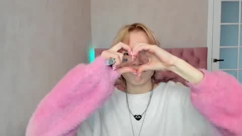 pink_lila18 online show from September 14, 8:38 am