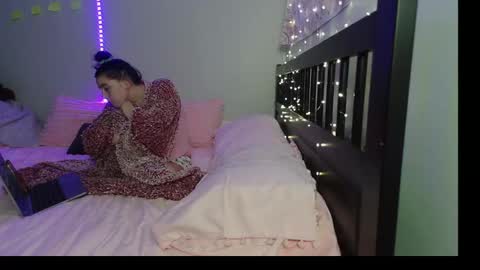 pink_tv online show from October 2, 2:10 am