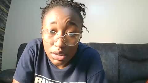 PinkyAura online show from March 14, 9:41 pm