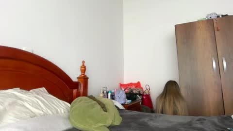 Pinkilola online show from May 31, 3:44 pm