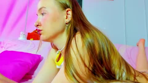 Mila online show from July 7, 11:03 am