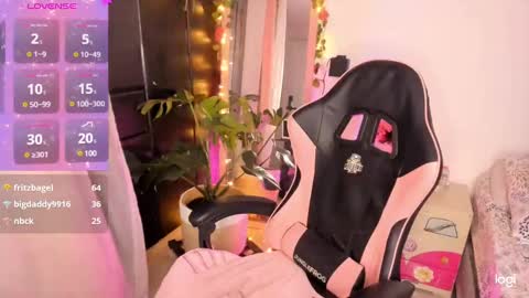 Sarah .. online show from February 1, 4:56 am