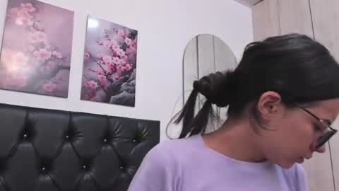 pinky_f00x online show from July 2, 7:19 pm