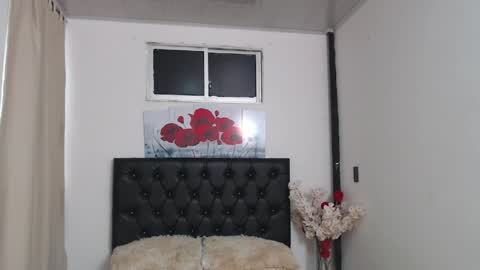 pinky_f00x online show from April 28, 7:29 pm