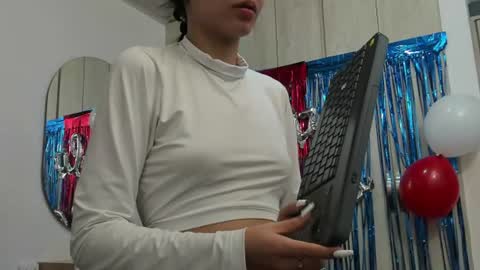 pinky_f00x online show from July 4, 7:50 pm