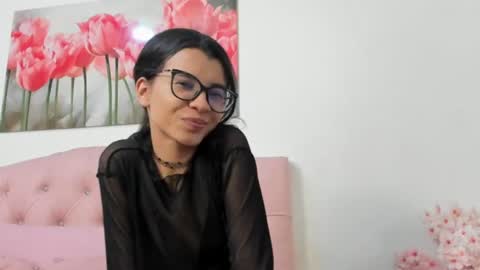 pinky_f00x online show from July 31, 9:49 pm