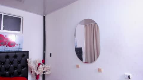 pinky_f00x online show from June 25, 8:47 pm