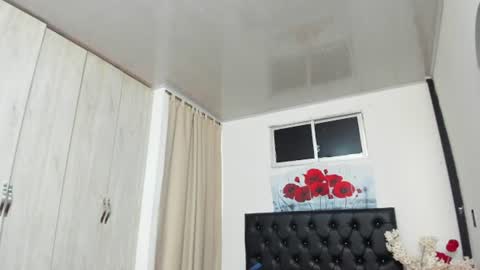 pinky_f00x online show from June 27, 7:20 pm
