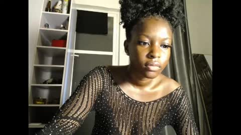 pinkykiki_247 online show from May 5, 6:08 am