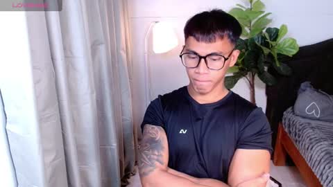 ethan online show from June 25, 11:04 am