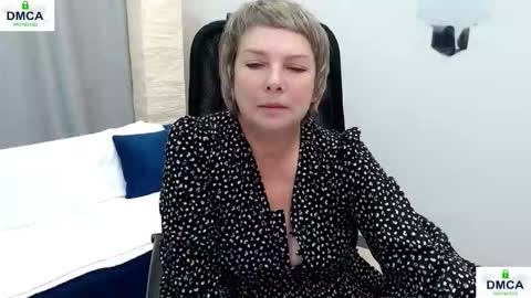 Snapshot of pion_s chatting on October 17, 8:29 am Bella online show from October 17, 8:29 am