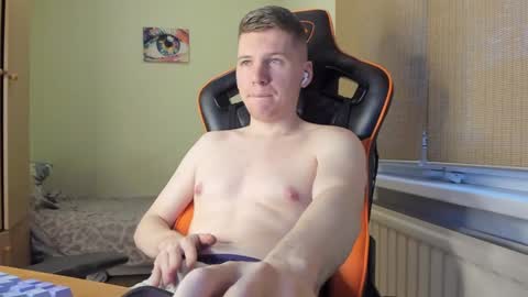 Pierre online show from December 20, 8:06 am