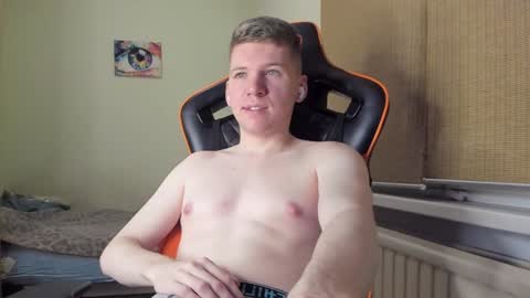 Pierre online show from December 22, 3:00 am