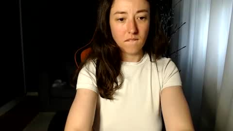 piscesgirl06 online show from June 16, 3:54 am