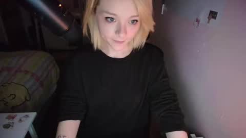 Kitty online show from December 17, 1:12 am