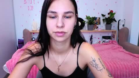 Molly online show from August 4, 7:15 am
