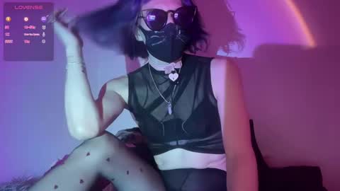 Snapshot of pixie_praxis chatting on December 11, 7:53 am pixie_praxis online show from December 11, 7:53 am