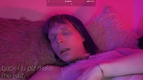 Snapshot of pixie_praxis chatting on February 10, 11:04 am pixie_praxis online show from February 10, 11:04 am