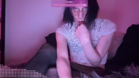 Snapshot of pixie_praxis chatting on December 2, 4:46 am pixie_praxis online show from December 2, 4:46 am