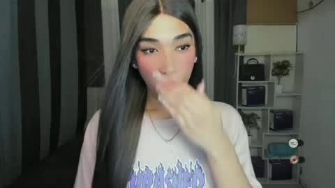 pixiedoll_ online show from June 23, 6:54 am