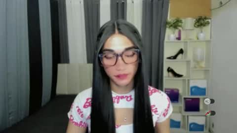 pixiedoll_ online show from March 15, 8:12 pm