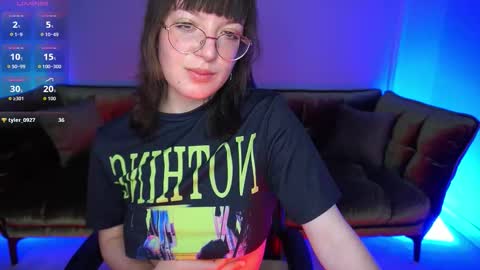 pixiepeachh online show from October 22, 9:27 pm