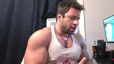 pizza_biceps online show from February 11, 5:33 am