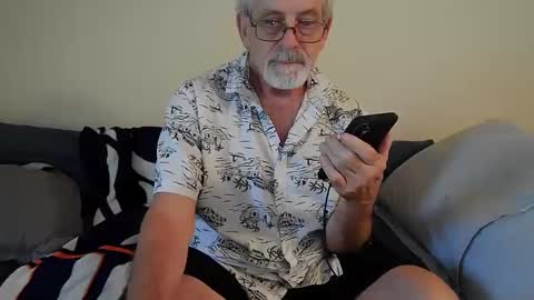 pjdaddjo775 online show from September 19, 4:11 pm