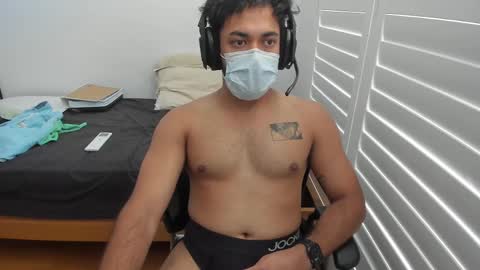 Snapshot of pjsthegamer1 chatting on February 18, 4:48 am patty online show from February 18, 4:48 am