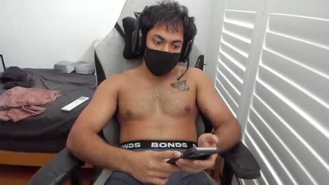 Snapshot of pjsthegamer1 chatting on December 9, 6:55 am patty online show from December 9, 6:55 am