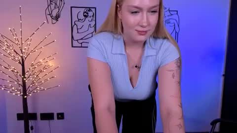 Sophie online show from July 24, 2:09 am