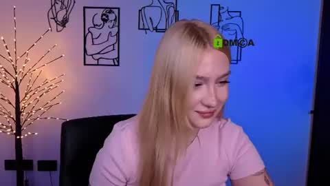 Sophie online show from July 18, 7:27 pm