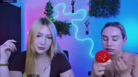 Sophie online show from July 7, 7:29 pm