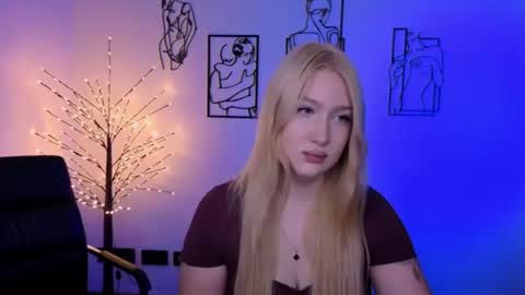 Sophie online show from July 20, 7:15 pm