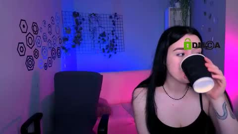 Sophie online show from March 18, 8:47 pm