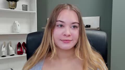 Snapshot of playgirl_valeria chatting on September 28, 8:45 am Valeria online show from September 28, 8:45 am