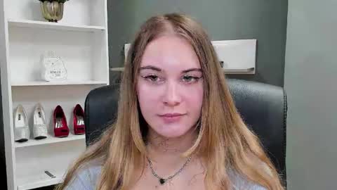 Snapshot of playgirl_valeria chatting on October 26, 7:53 am Valeria online show from October 26, 7:53 am
