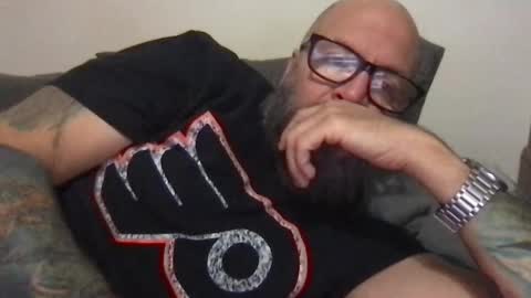 Snapshot of pleasesitonmycock chatting on January 3, 7:27 am PleaseSitOnMyCock online show from January 3, 7:27 am