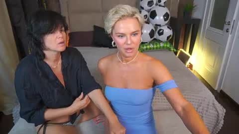 Ira brunette and Vika blonde online show from July 4, 5:44 am