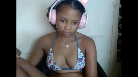 Snapshot of plumnjuicyx chatting on February 26, 12:05 pm plumnjuicyx online show from February 26, 12:05 pm