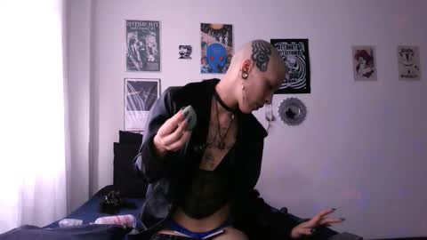    online show from December 19, 6:03 pm