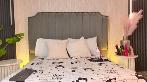 pocahontas1_bgb online show from December 13, 8:48 pm