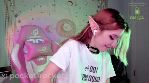 pocketrocket_ online show from October 23, 10:43 pm